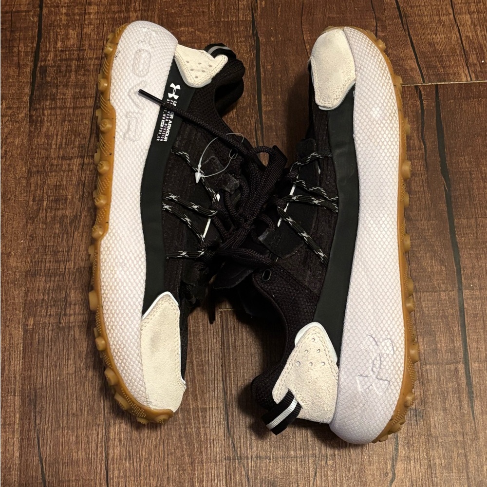 Under Armour Men's Black and White Sneakers fat tire bottom breathable mesh 9.5 - Picture 3 of 5